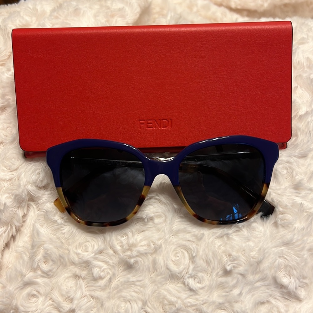 Fendi Cat Eye Sunglasses - Picture 2 of 4